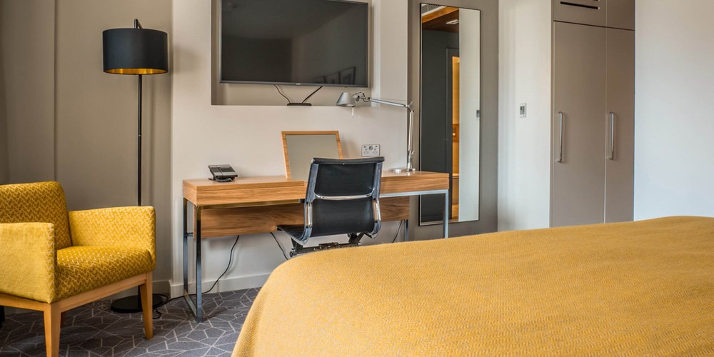 City Room with double bed and desk at Apex Waterloo Place Hotel