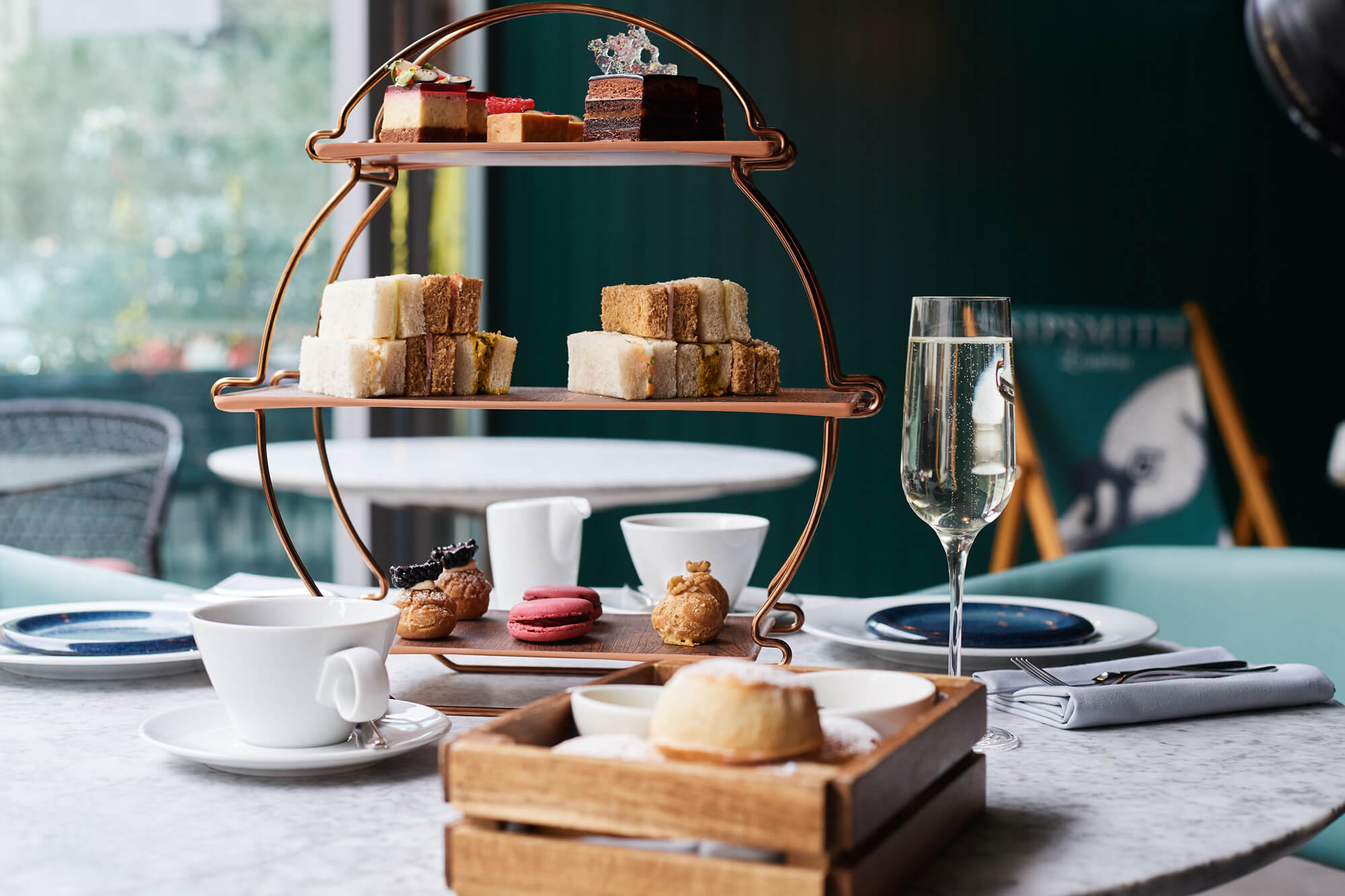 dining at apex city of london hotel
