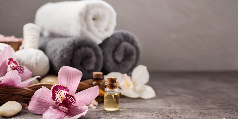 Spa towels and flowers