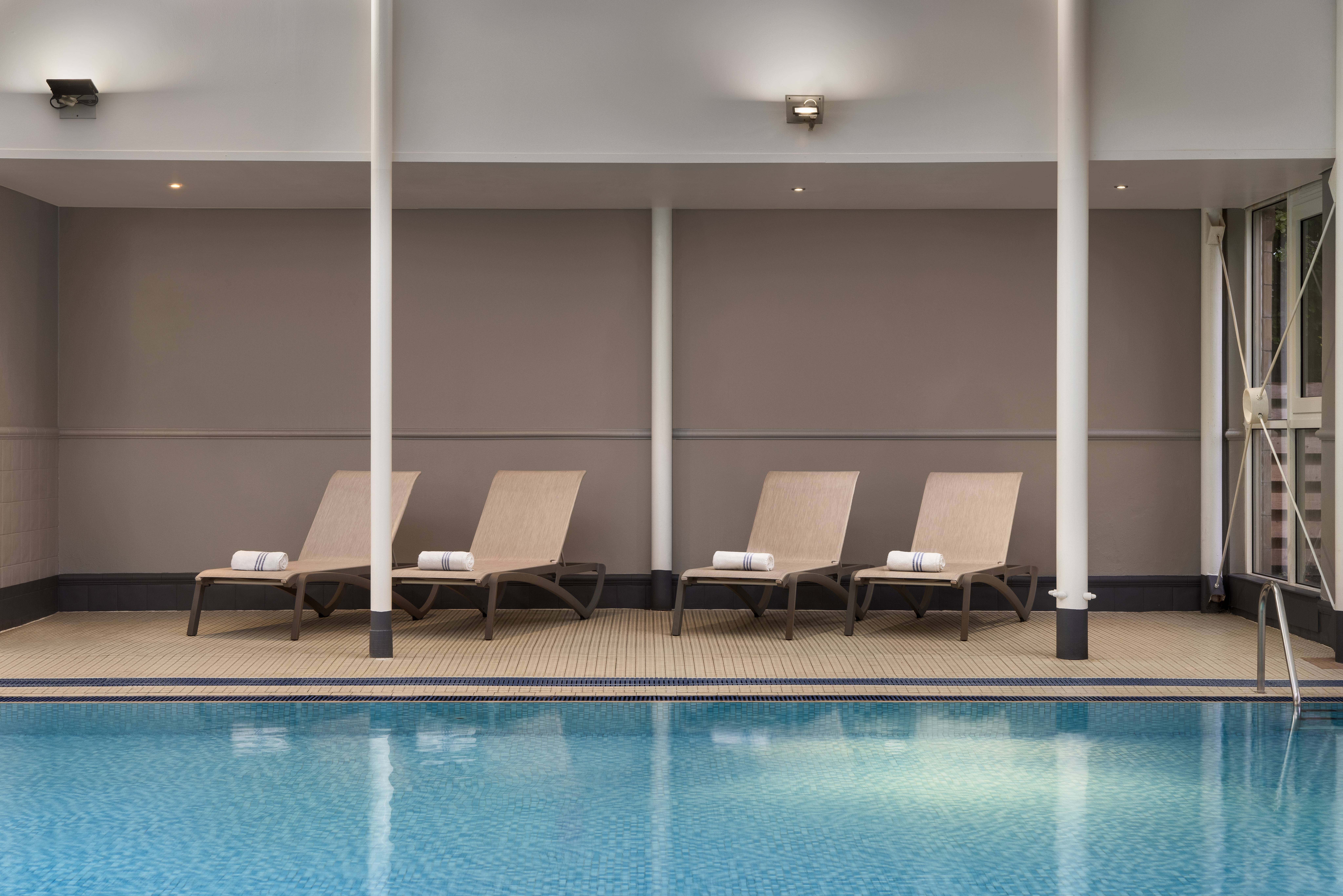 seating area at dunblane hyrdo health club
