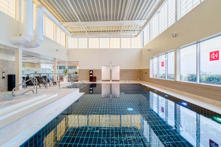 Pool and spa at Apex City Quay Hotel & Spa Pool and spa at Apex City Quay Hotel & Spa