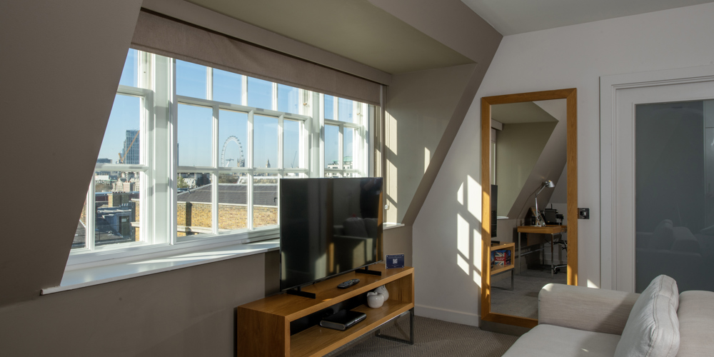 Deluxe Room at Apex Temple Court Hotel Deluxe Room at Apex Temple Court Hotel