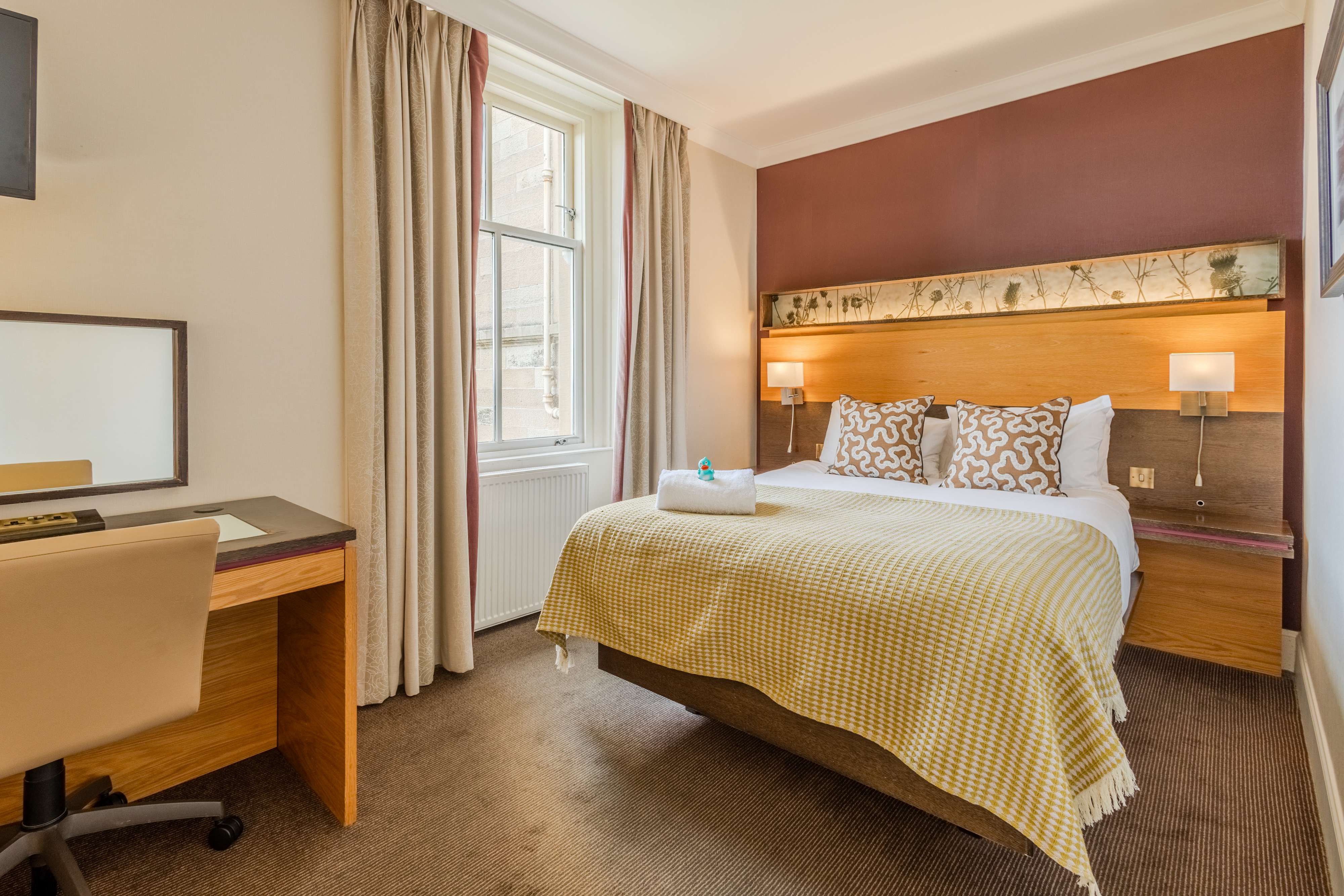 superior family room apex dunblane hydro