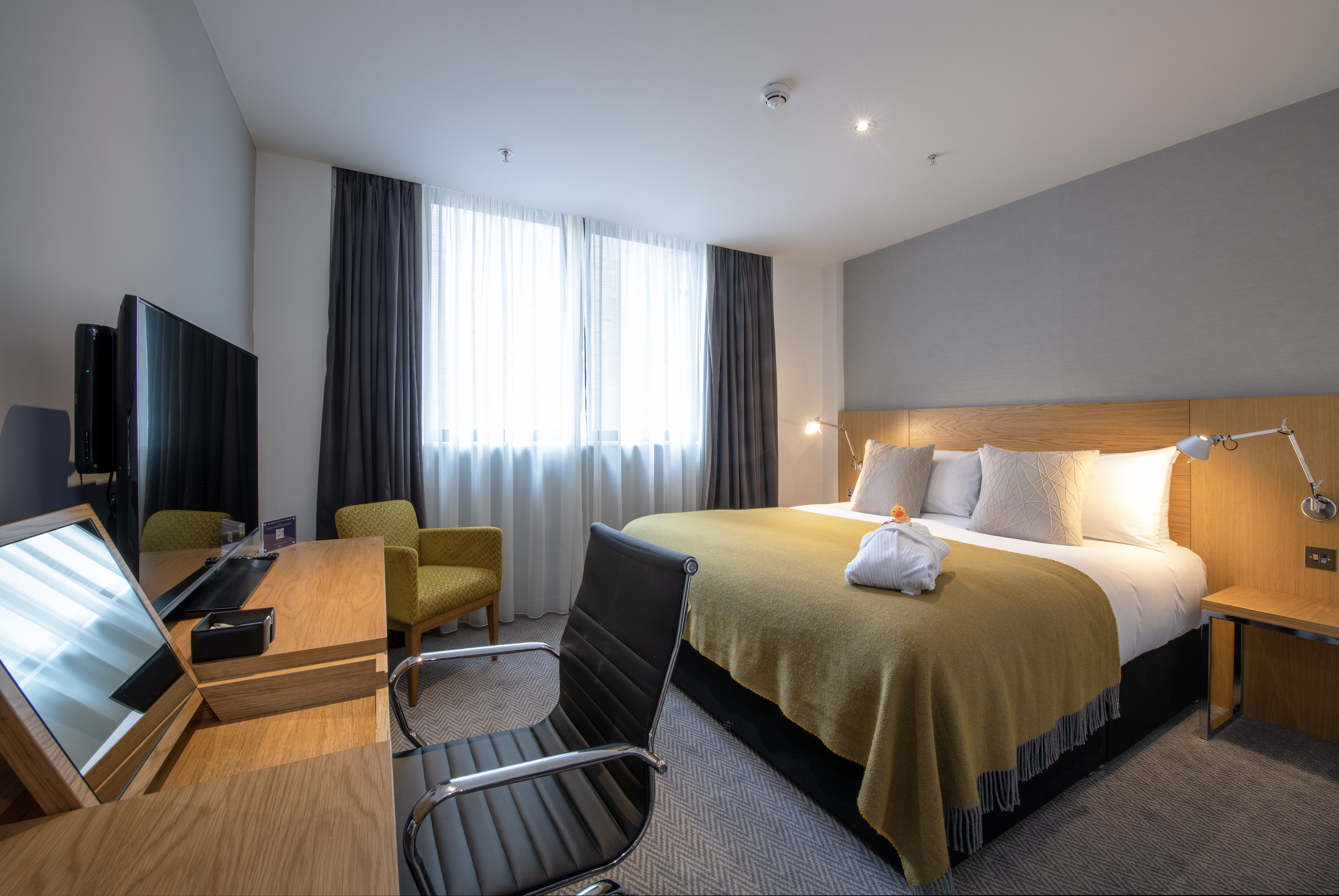 room at the apex city of london hotel