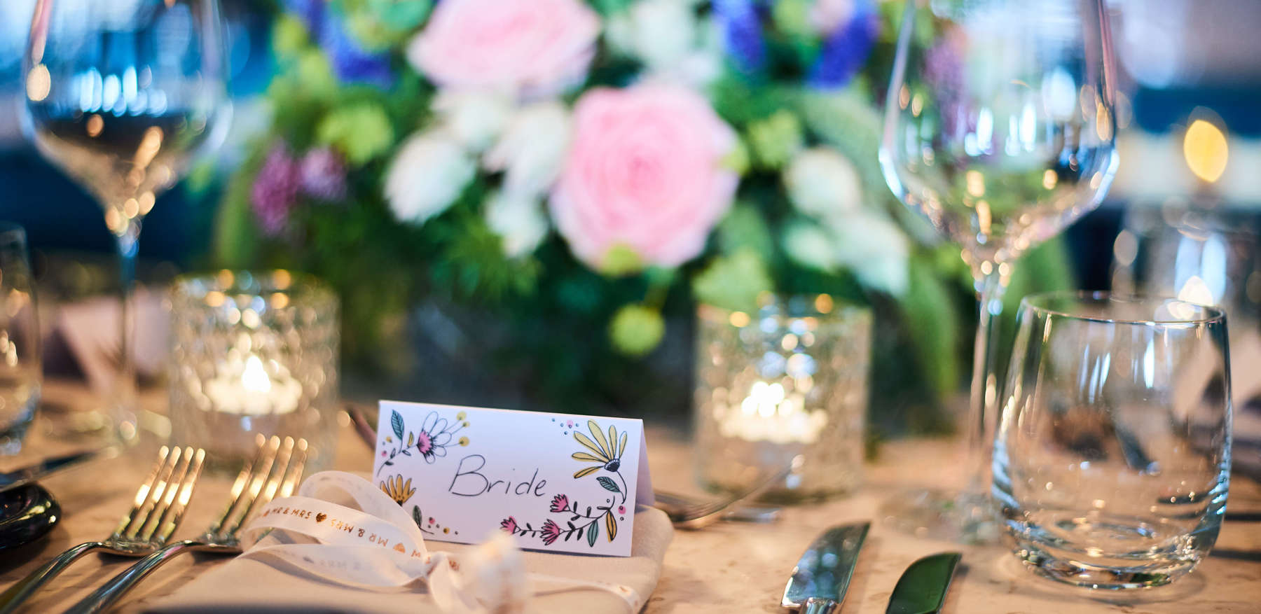 Wedding Table Setting With Place Card And Flowers Wedding Table Setting With Place Card And Flowers