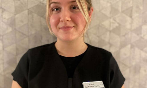 headshot of Blonde girl headshot of Blonde girl