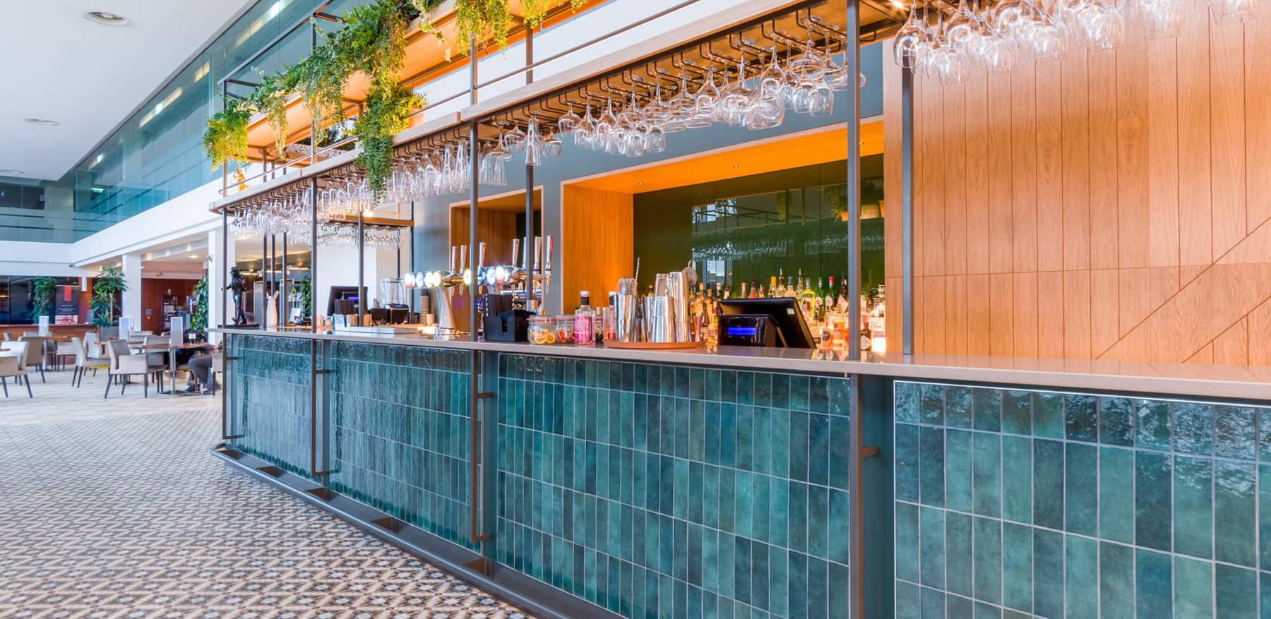 Quayside Bar & Grill at Apex City Quay Hotel & Spa hotel spa dundee