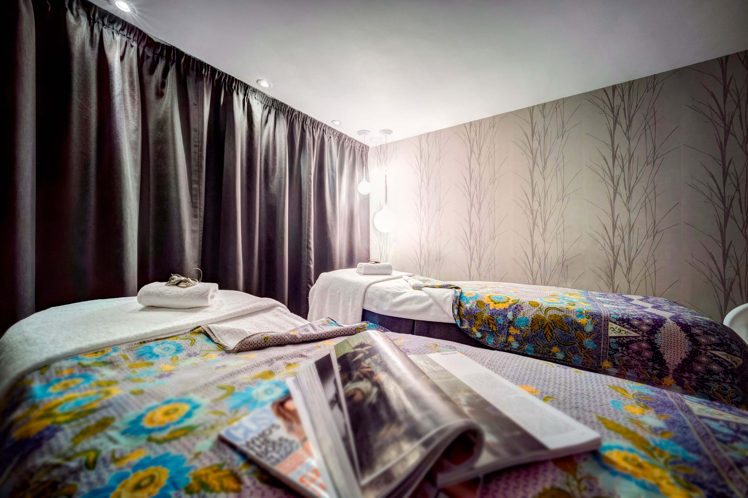 Double treatment room with two massage tablesDouble treatment room with two massage tables