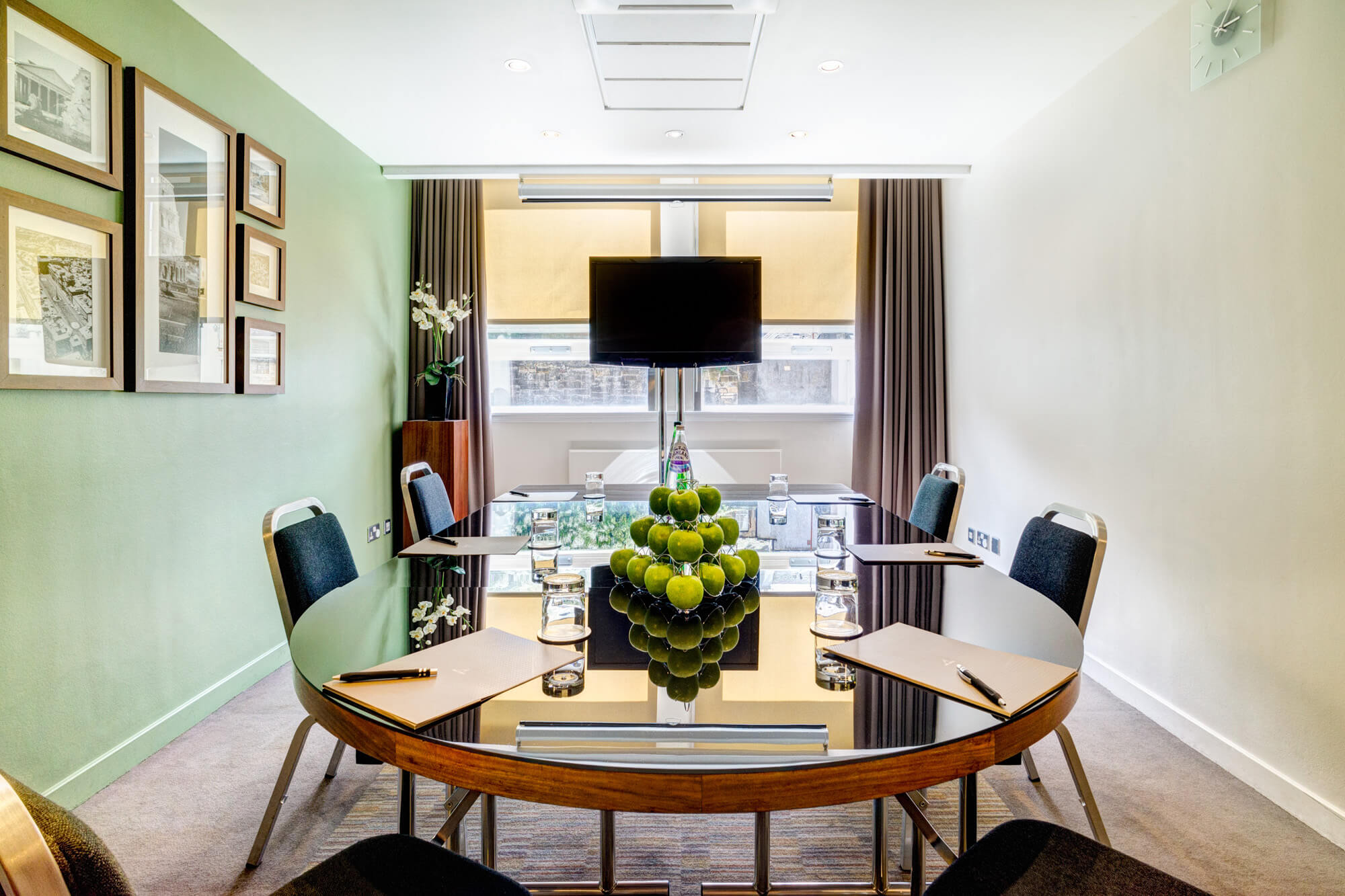 hotels with meeting rooms