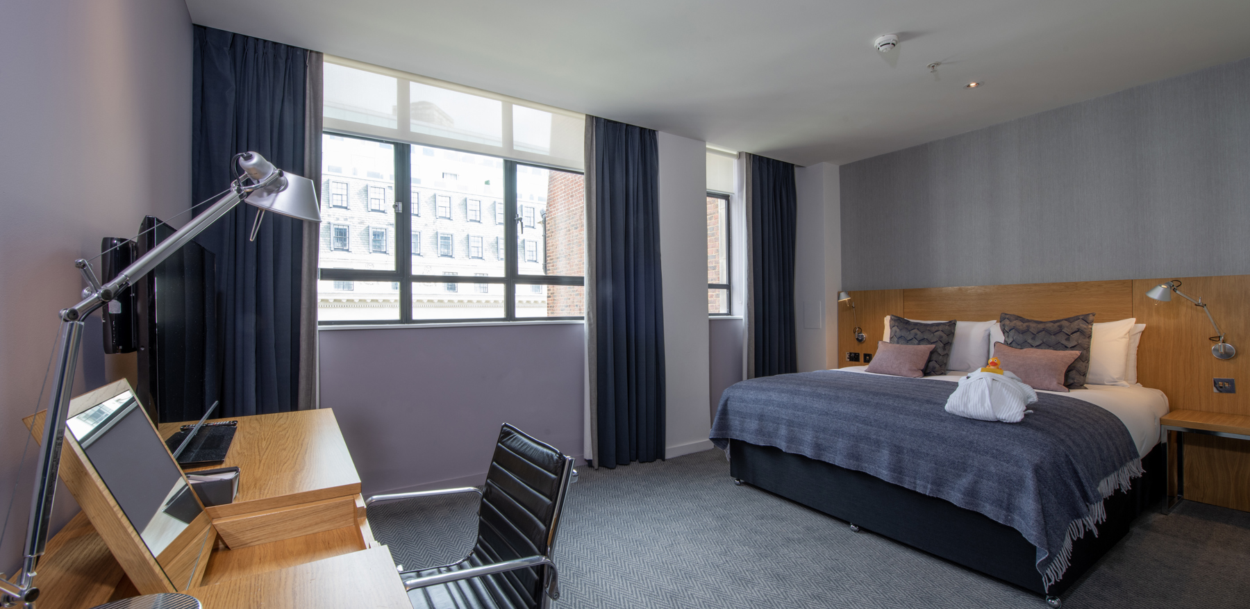 Superior Room at Apex City of London Hotel